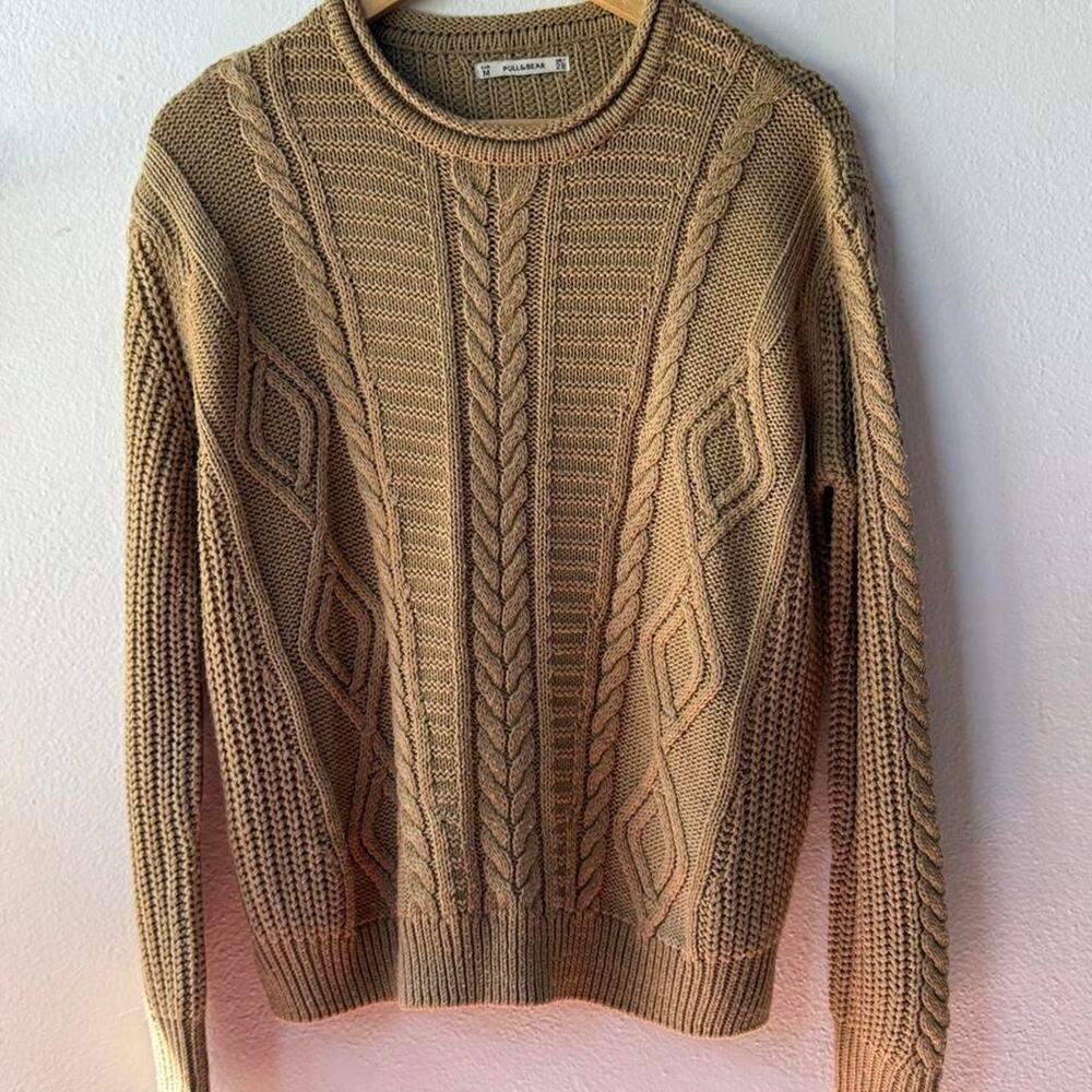 Camel brown cable knit sweater Size Medium